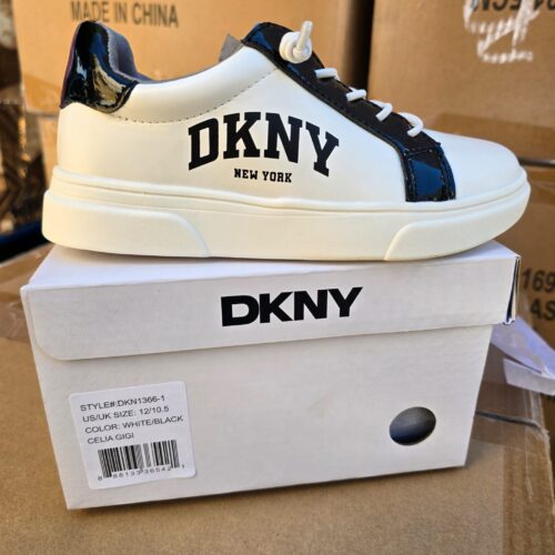 LOTE DE 250 PARES DE CALZADO DKNY